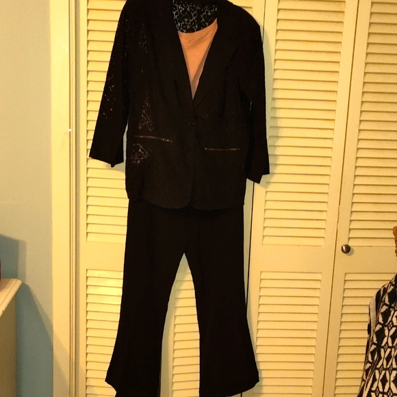 💲💖3 for $30💖💲 Semi Sheer Black Lace LS Deep V Front Button Blazer-Lrg - Picture 4 of 4